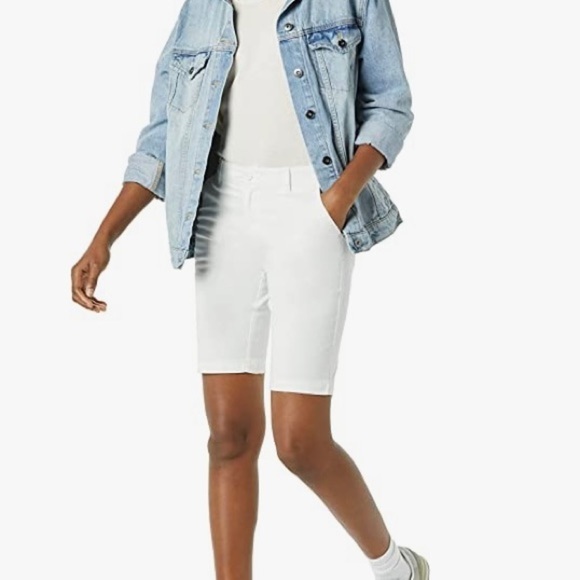 Amazon Essentials size 12 white classic chino shorts NEW - Picture 1 of 7
